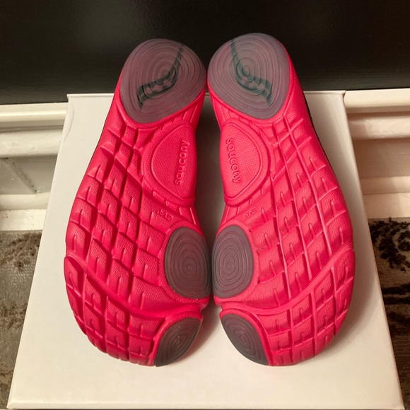 SAUCONY HATTORI Minimalist Running Shoes, size W9.5 (fits like W8.5/9) - Picture 5 of 9